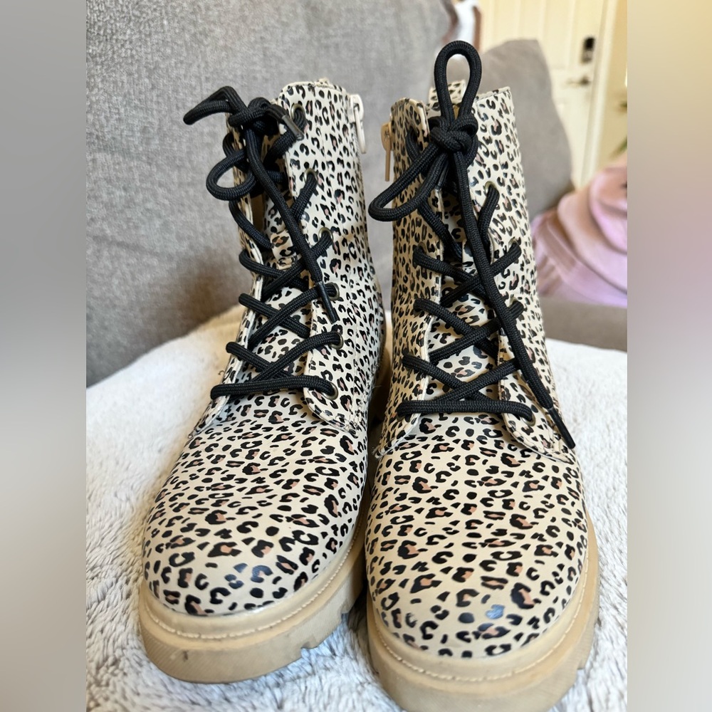 Serra Girl’s Cheetah Print Combat Boots- Size 4